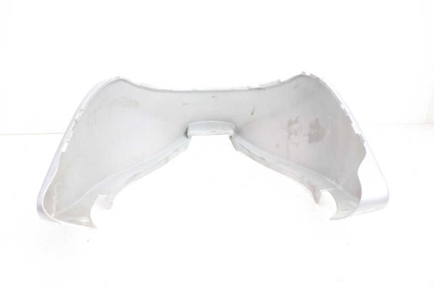 photo de TAPA BAJO ASIENTO APRILIA SCARABEO GT 125 (1999 - 2007) - Primer plano técnico