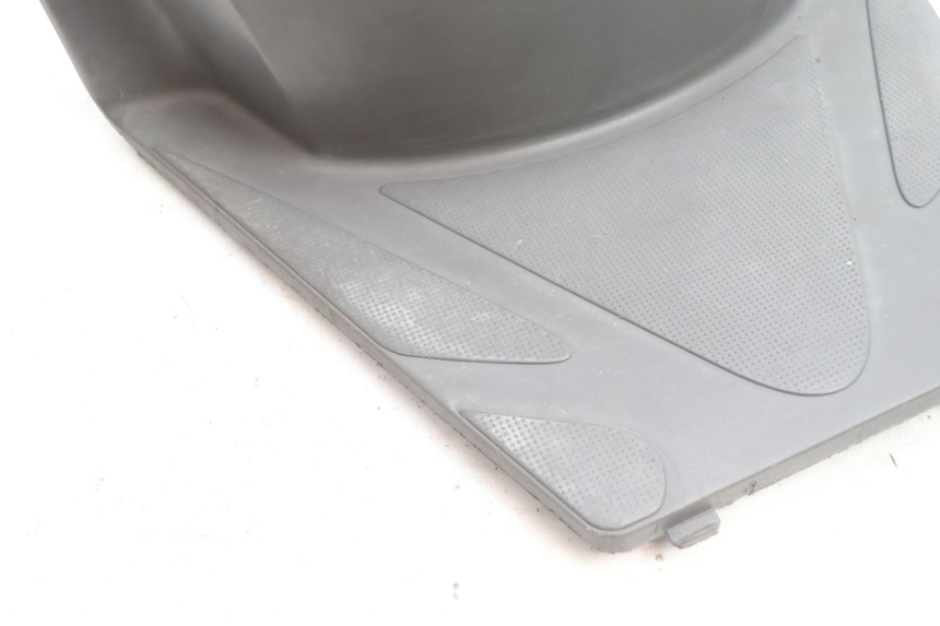 photo de TAPA BAJO ASIENTO HONDA SH 125 (2001 - 2003) - Detalle de la pieza