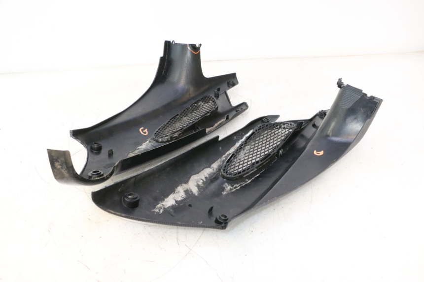 photo de TAPA BAJO EL ASIENTO PEUGEOT SPEEDFIGHT LC 50 (1996 - 2002) - Detalle de la pieza