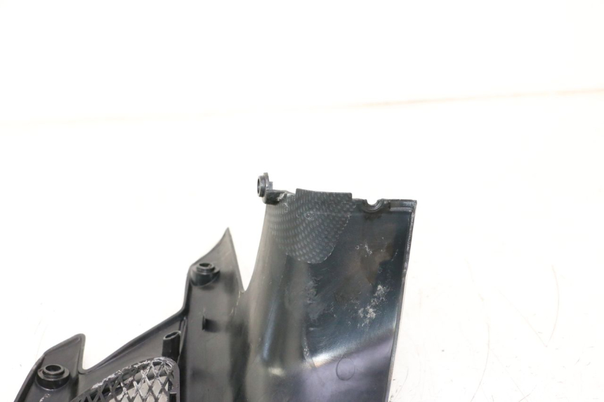 photo de TAPA BAJO EL ASIENTO PEUGEOT SPEEDFIGHT LC 50 (1996 - 2002) - Otra perspectiva