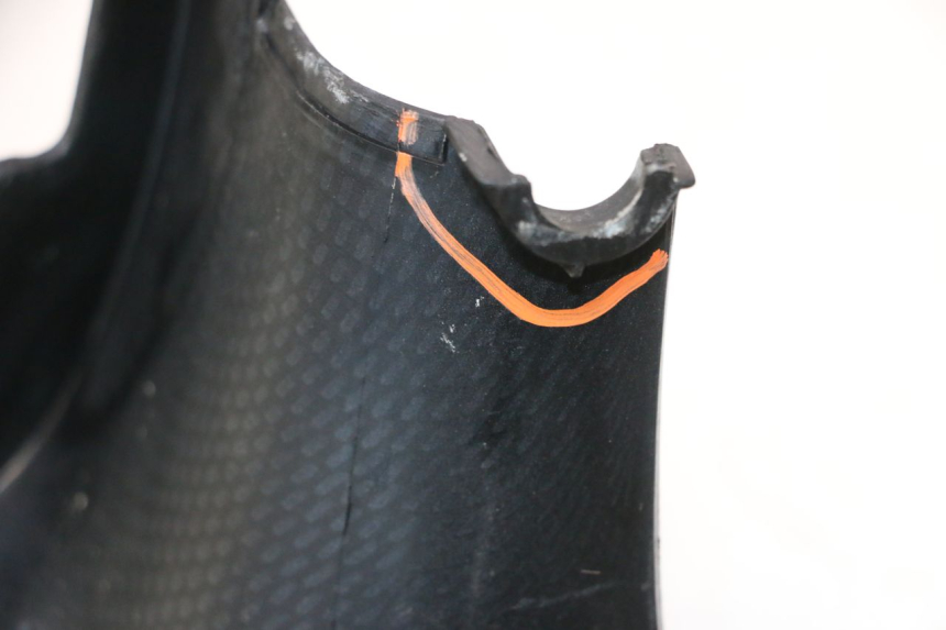 photo de TAPA BAJO EL ASIENTO PEUGEOT SPEEDFIGHT LC 50 (1996 - 2002) - Detalles de los puntos de fijación