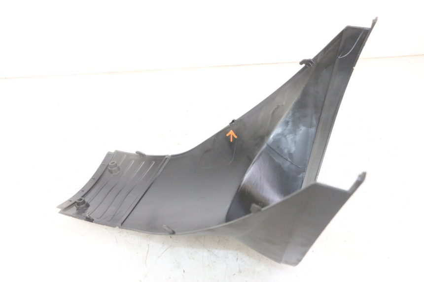 photo de TAPA BAJO ASIENTO APRILIA SR 2T 50 (2018 - 2022) - Primer plano técnico