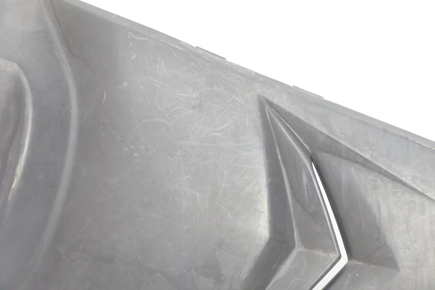photo de TAPA BAJO ASIENTO KYMCO SUPER 8 2T 50 (2007 - 2013) - Detalle de la pieza