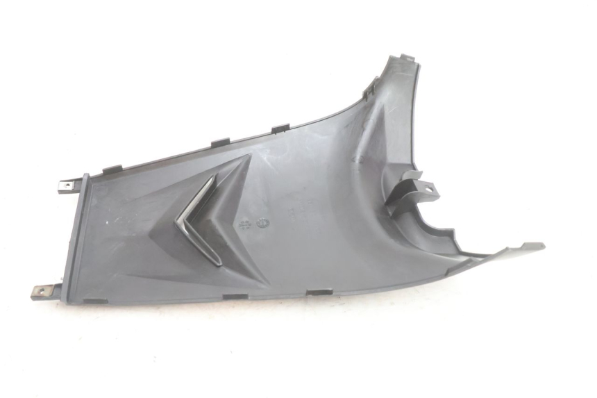 photo de TAPA BAJO ASIENTO KYMCO SUPER 8 2T 50 (2007 - 2013) - Detalles de los puntos de fijación