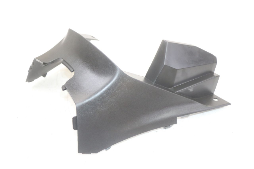 photo de TAPA BAJO ASIENTO SUZUKI BURGMAN 125 (2018 - 2021) - Primer plano técnico