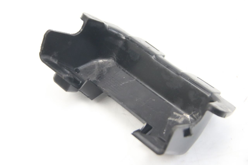 photo de TAPA BAJO ASIENTO SUZUKI SV S 650 (1999 - 2002) - Detalle de la pieza