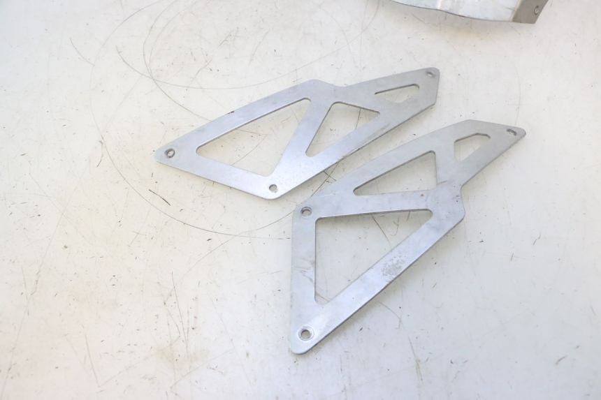 photo de TAPA BAJO ASIENTO PEUGEOT TREKKER 50 (1995 - 2004) - Otra vista del artículo