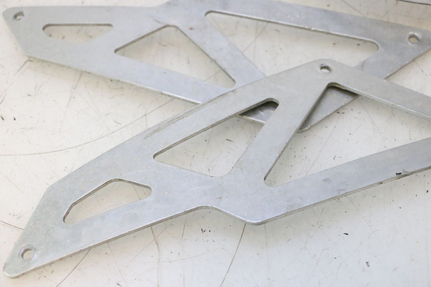 photo de TAPA BAJO ASIENTO PEUGEOT TREKKER 50 (1995 - 2004) - Zoom estado de uso