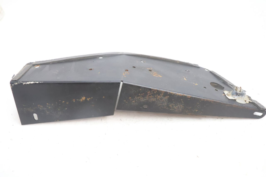 photo de TAPA BAJO ASIENTO BOOM TRIKE FUN 500 (2004 - 2010) - Primer plano técnico