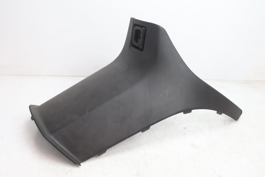 photo de TAPA BAJO ASIENTO PIAGGIO TYPHOON 50 (2000 - 2009) - Detalle de la pieza