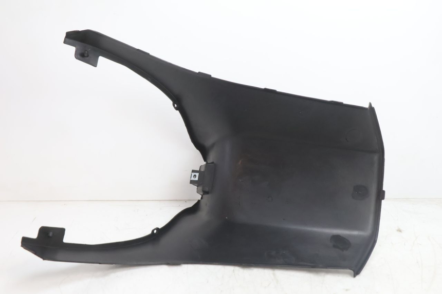 photo de TAPA BAJO ASIENTO PIAGGIO TYPHOON 50 (2000 - 2009) - Primer plano técnico