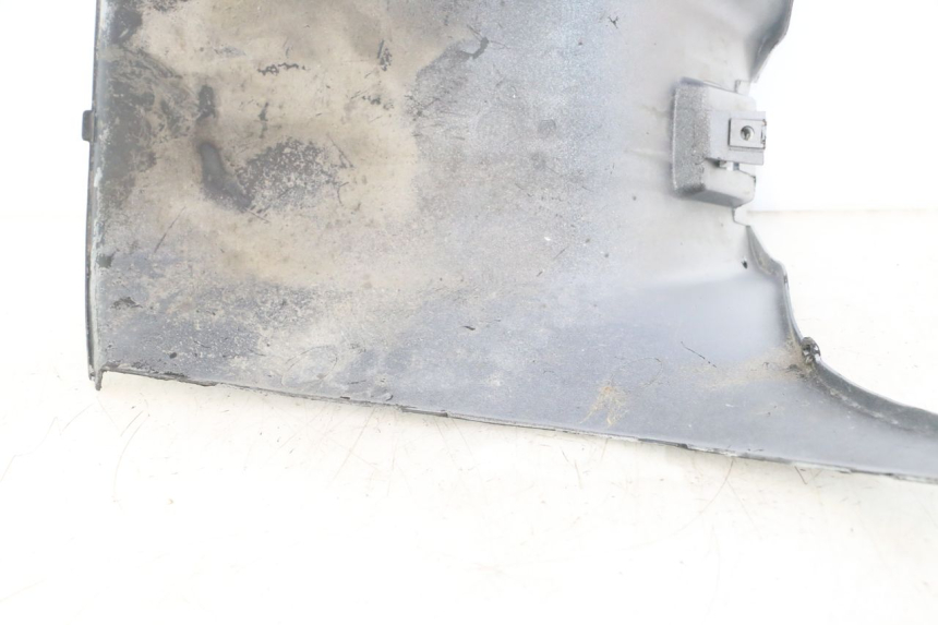 photo de TAPA BAJO ASIENTO PIAGGIO TYPHOON 50 (1993 - 1999) - Características distintivas