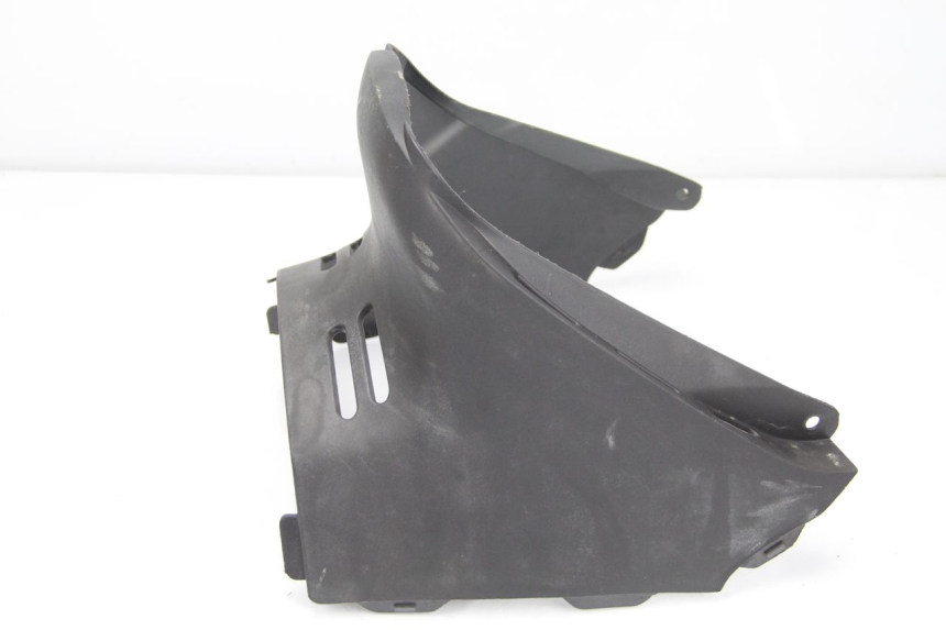 photo de TAPA BAJO ASIENTO SUZUKI UC EPICURO 125 (1999 - 2003) - Detalle de la pieza