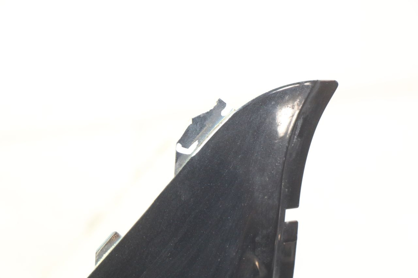 photo de TAPA BAJO EL ASIENTO HONDA VISION NSC R 50 (2013 - 2015) - Detalle de la pieza