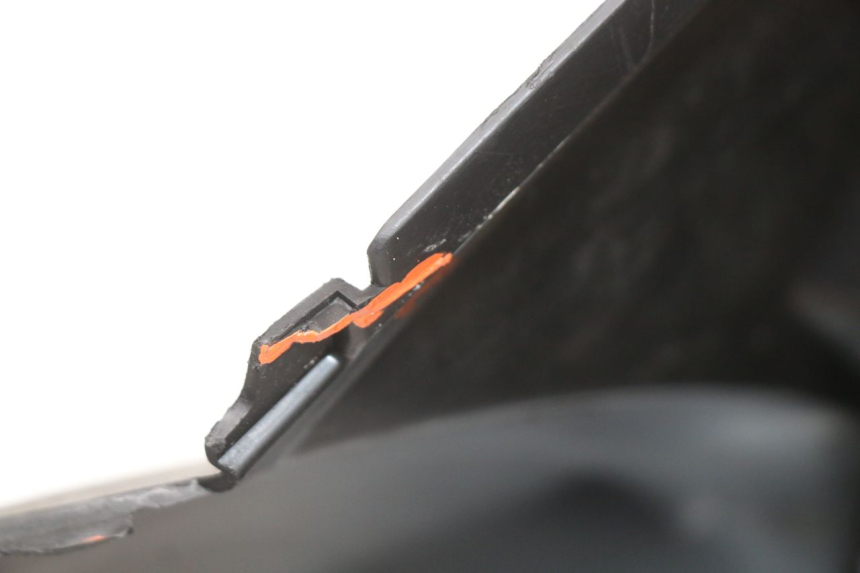 photo de TAPA DEBAJO DEL ASIENTO PEUGEOT VIVACITY NEW 4T 50 (2008 - 2017) - Marcados y referencias originales