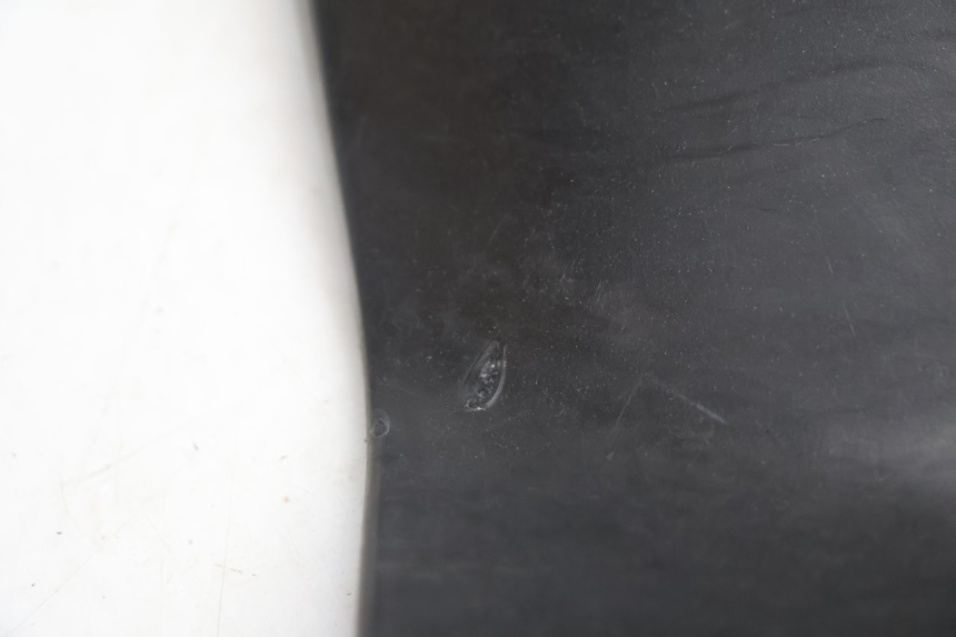 photo de TAPA BAJO EL ASIENTO PEUGEOT VIVACITY 50 (2004 - 2009) - Detalle de la pieza