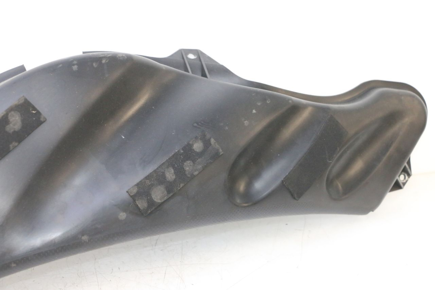photo de TAPA BAJO ASIENTO YAMAHA WAVE RUNNER GP R 1200 (2000 - 2003) - Primer plano técnico