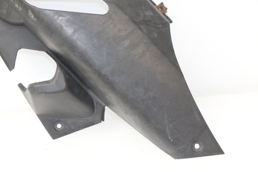 photo de TAPA DEBAJO DEL ASIENTO YAMAHA XMAX X-MAX 125 (2006 - 2009) - Primer plano técnico