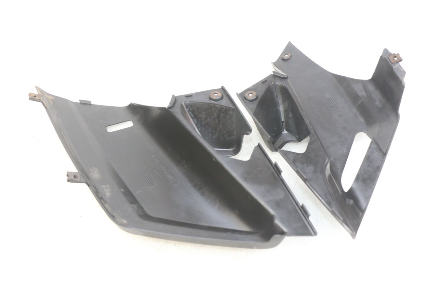 photo de TAPA DEBAJO DEL ASIENTO YAMAHA XMAX X-MAX 125 (2006 - 2009) - Detalle de la pieza