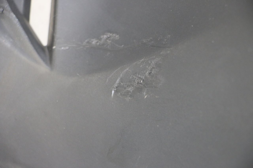 photo de TAPA BAJO EL ASIENTO SYM X-PRO 4T 50 (2014 - 2021) - Otra perspectiva