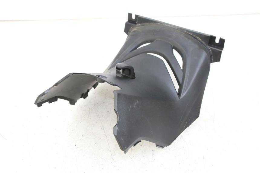 photo de TAPA BAJO EL ASIENTO SYM X-PRO 4T 50 (2014 - 2021) - Primer plano técnico