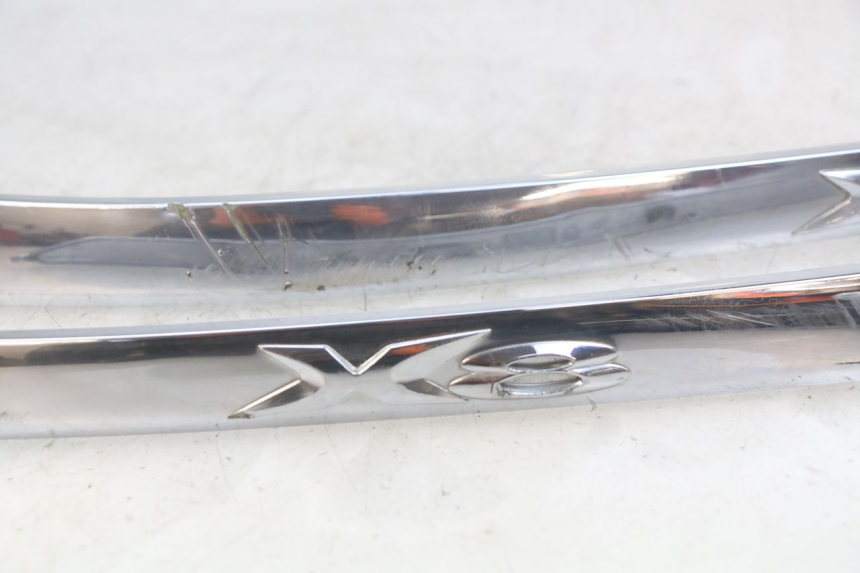 photo de TAPA BAJO EL ASIENTO PIAGGIO X8 125 (2004 - 2007) - Otra vista del artículo