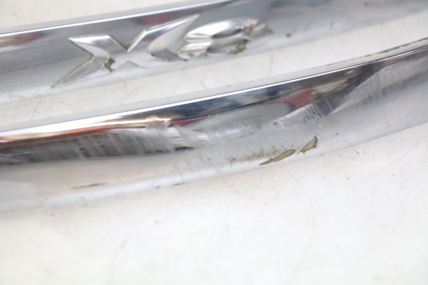 photo de TAPA BAJO EL ASIENTO PIAGGIO X8 125 (2004 - 2007) - Características distintivas