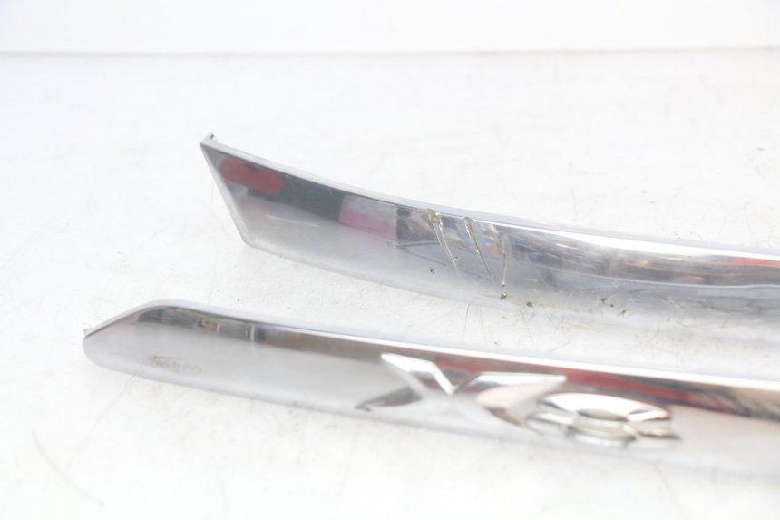 photo de TAPA BAJO EL ASIENTO PIAGGIO X8 125 (2004 - 2007) - Inspección visual detallada