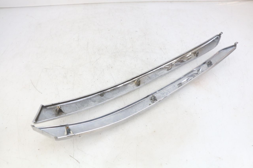 photo de TAPA BAJO EL ASIENTO PIAGGIO X8 125 (2004 - 2007) - Vista general del producto