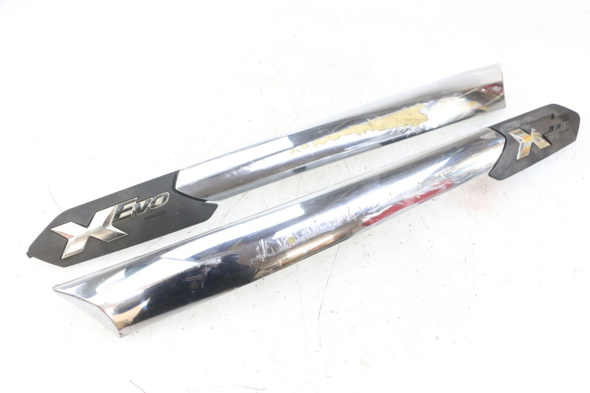 photo de TAPA BAJO ASIENTO PIAGGIO XEVO - X EVO 125 (2007 - 2017) - Vista principal