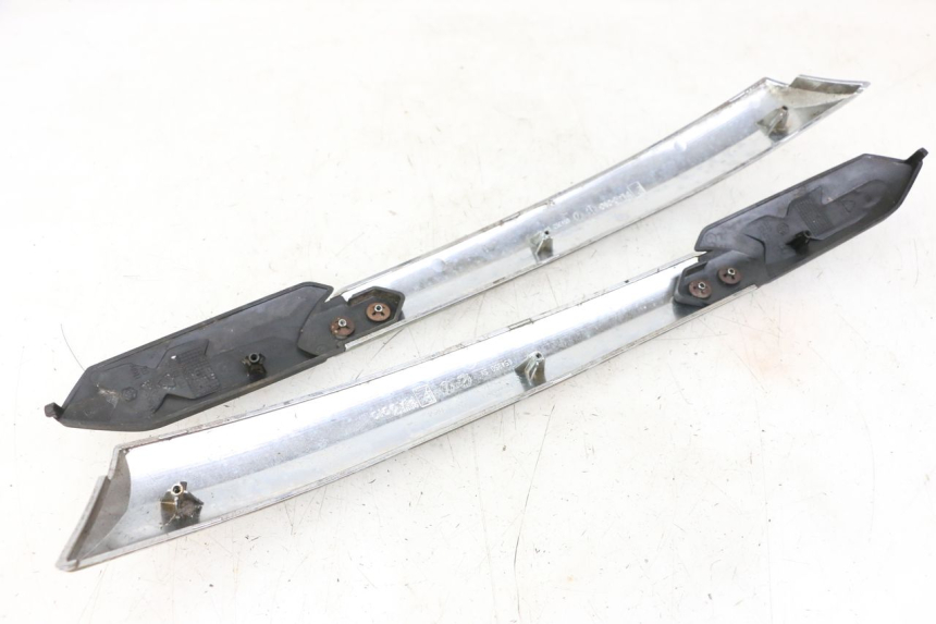 photo de TAPA BAJO ASIENTO PIAGGIO XEVO - X EVO 125 (2007 - 2017) - Detalle de la pieza