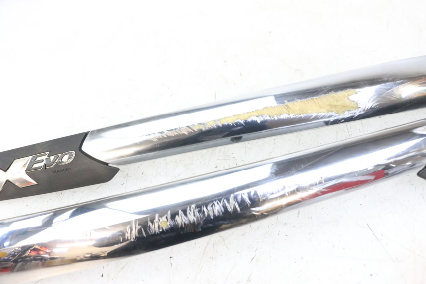 photo de TAPA BAJO ASIENTO PIAGGIO XEVO - X EVO 125 (2007 - 2017) - Zoom estado de uso