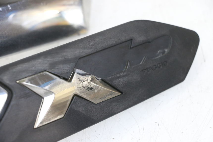 photo de TAPA BAJO ASIENTO PIAGGIO XEVO - X EVO 125 (2007 - 2017) - Primer plano técnico