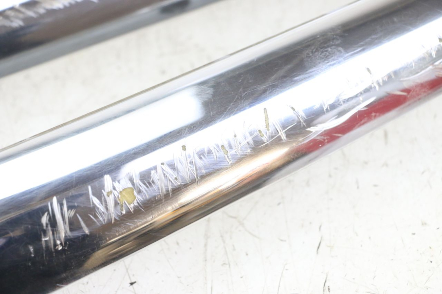 photo de TAPA BAJO ASIENTO PIAGGIO XEVO - X EVO 125 (2007 - 2017) - Detalles de los puntos de fijación