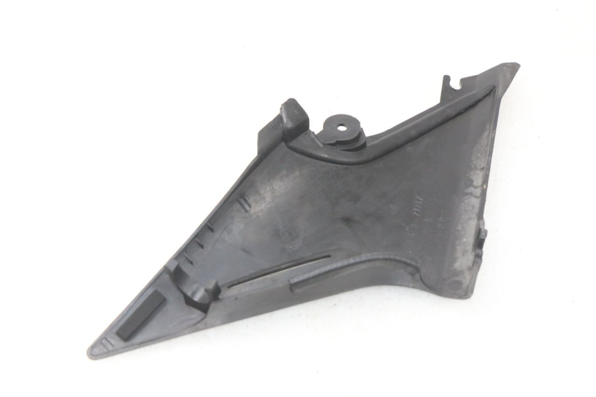 photo de TAPA BAJO ASIENTO YAMAHA XJ600 XJ DIVERSION 600 (1992 - 1997) - Detalles de los puntos de fijación