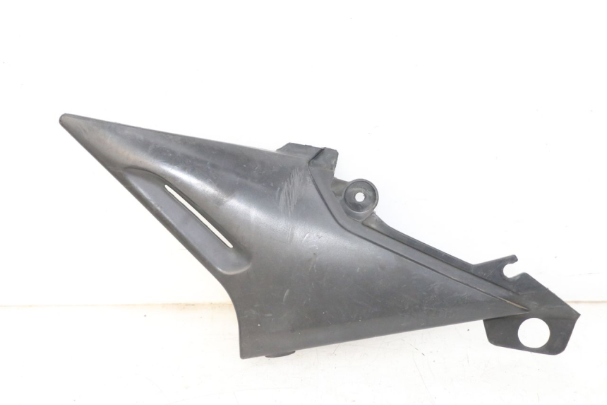 photo de TAPA BAJO ASIENTO YAMAHA XJN DIVERSION 600 (2000 - 2003) - Marcados y referencias originales