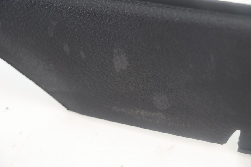 photo de TAPA BAJO ASIENTO YAMAHA YP MAJESTY 125 (2007 - 2010) - Otra perspectiva