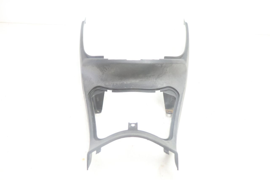 photo de TAPA BAJO ASIENTO YAMAHA YP MAJESTY 125 (2002 - 2006) - Primer plano técnico