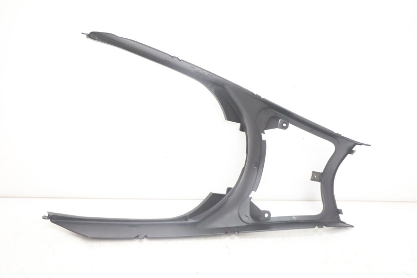photo de TAPA BAJO ASIENTO YAMAHA YP MAJESTY 125 (2002 - 2006) - Detalles de los puntos de fijación