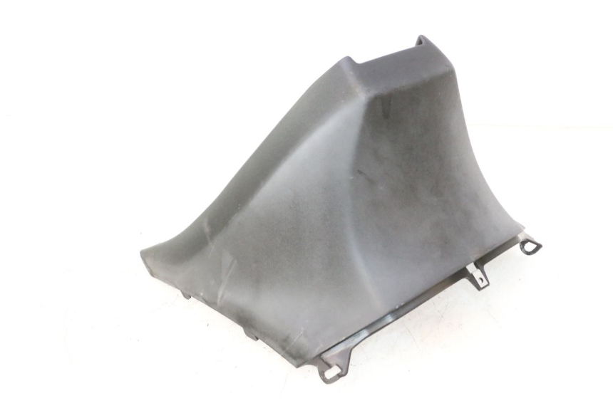 photo de TAPA DEBAJO DEL ASIENTO PIAGGIO ZIP 2T 50 (2009 - 2019) - Primer plano técnico