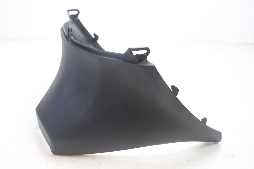photo de TAPA DEBAJO DEL ASIENTO PIAGGIO ZIP 2T 50 (2009 - 2019) - Detalle de la pieza