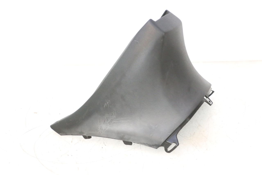 photo de TAPA BAJO ASIENTO PIAGGIO ZIP IGET 4T 50 (2021 - 2023) - Estado de la superficie y material