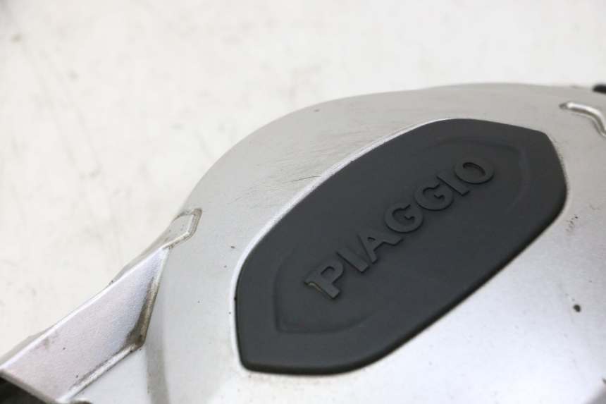 photo de TAPA VARIADOR PIAGGIO MP3 LT 300 (2010 - 2016) - Detalles de los puntos de fijación