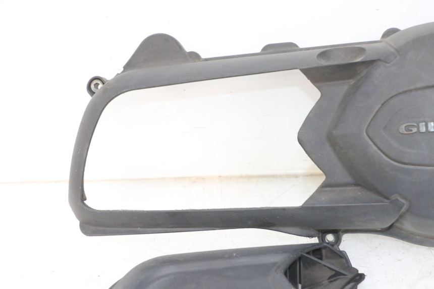 photo de CUBIERTA DE TRANSMISIÓN GILERA NEXUS 125 (2009 - 2013) - Detalles de los puntos de fijación