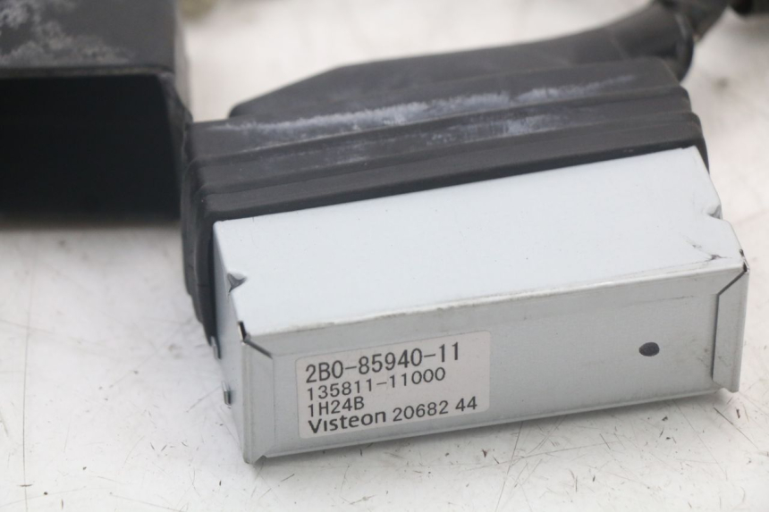 photo de UNIDAD DE CONTROL ABS YAMAHA TDM ABS 900 (2002 - 2014) - Otra perspectiva