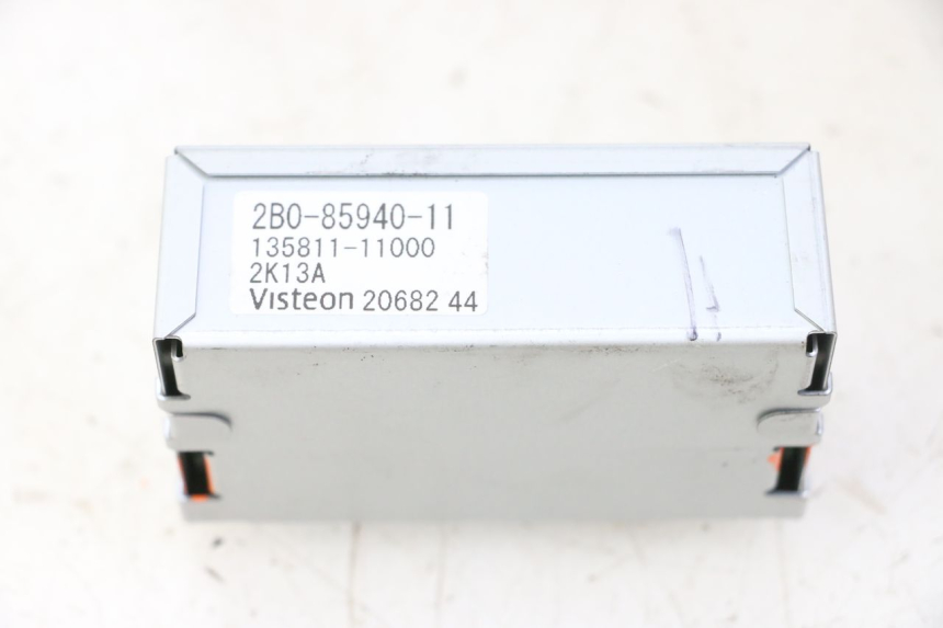 photo de UNIDAD DE CONTROL ABS YAMAHA TDM ABS 900 (2002 - 2014) - Primer plano técnico