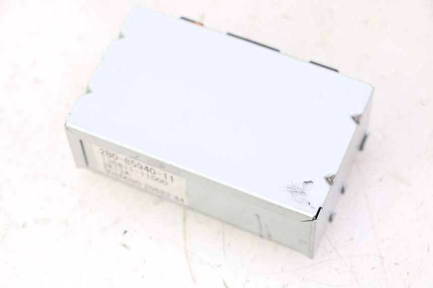 photo de UNIDAD DE CONTROL ABS YAMAHA TDM ABS 900 (2002 - 2014) - Detalles de los puntos de fijación