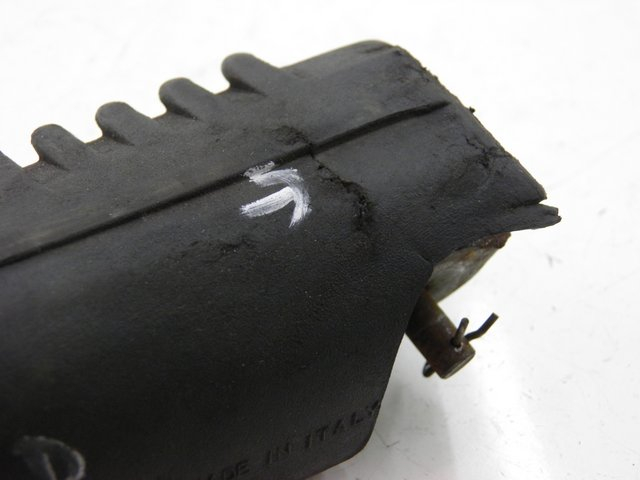 photo de REPOSAPIES TRASERA DERECHA APRILIA LEONARDO ST 250 (2002 - 2005) - Zoom estado de uso