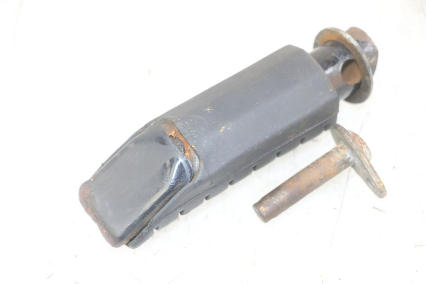 photo de REPOSAPIES TRASERA DERECHA HONDA CBF 500 (2004 - 2007) - Primer plano técnico