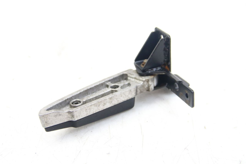 photo de SOPORTE DE PIE TRASERO DERECHO PEUGEOT CITYSTAR AIR 125 (2014 - 2017) - Zoom estado de uso